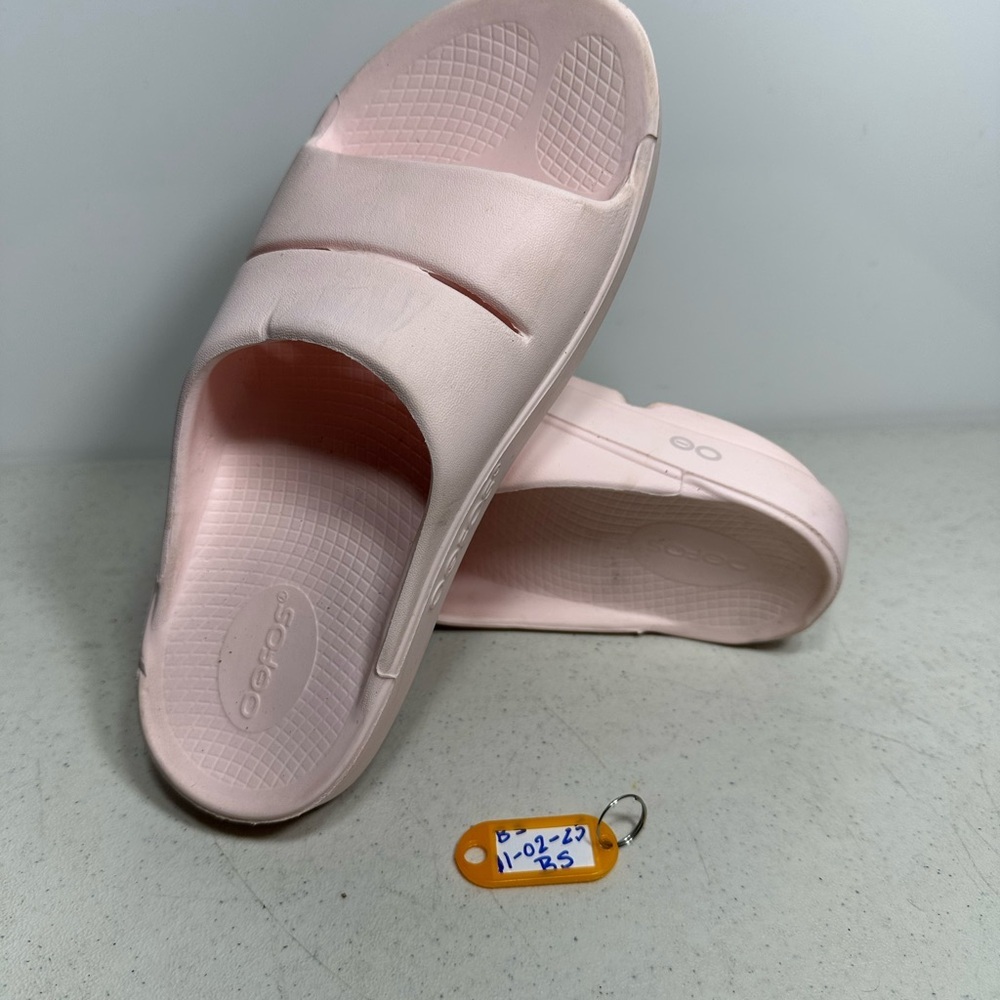Oofos Women's Oomega Ooahh Comfort Sandal